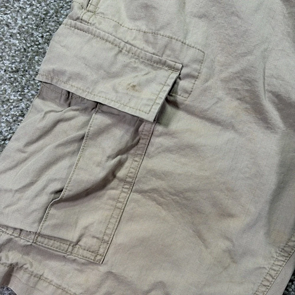 Vintage Levis Men Cargo Shorts W34 Tan Khaki Cotton Relaxed Multi Pocket Utility